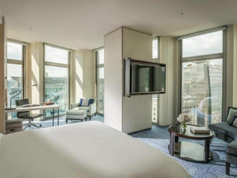 Corner Premier King Room