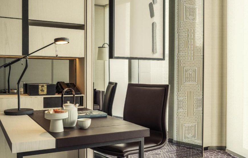 Corner Premier King Room